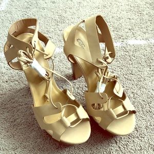 BRECKELLE'S Heeled Sandals